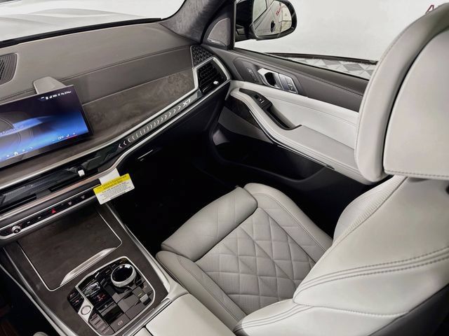 New 2027 BMW X7 xDrive40i w/ M Sport Package AWD/4WD image 25