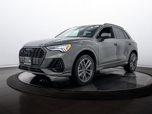 Certified 2025 Audi Q3 2.0T Premium w/ Convenience Package image 4