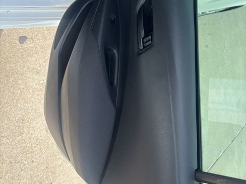 Used 2022 Toyota Corolla LE image 37