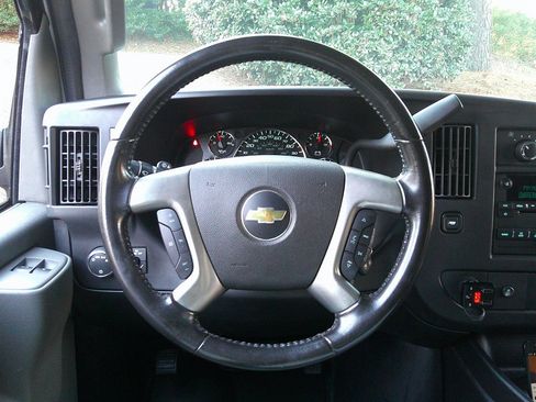 Used 2017 Chevrolet Express 3500 LT w/ LT Preferred Equipment Group image 51