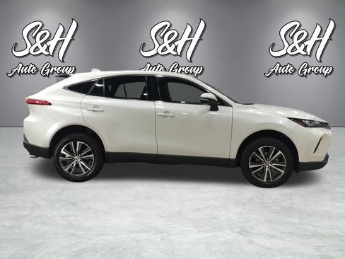 Used 2022 Toyota Venza LE image 23