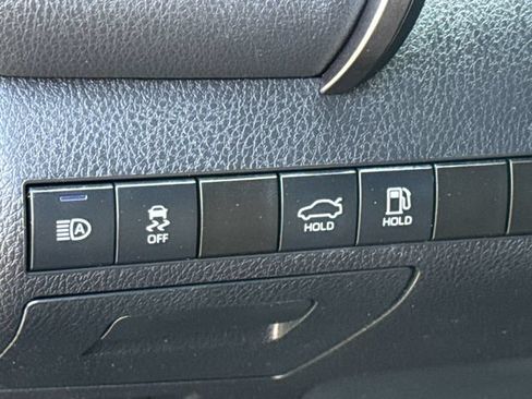 Used 2021 Toyota Camry LE FWD image 21