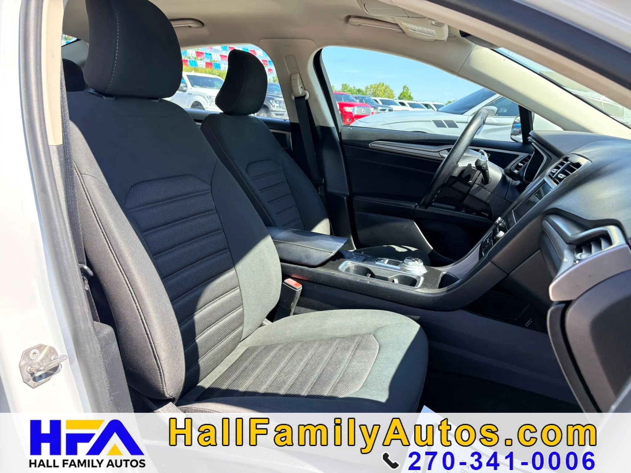 Used 2019 Ford Fusion SE FWD image 16