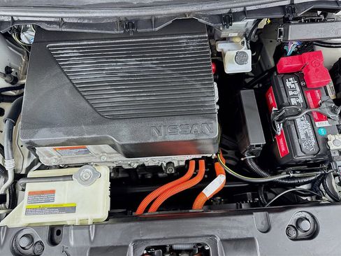 Used 2019 Nissan Leaf SV image 37