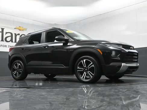 Used 2023 Chevrolet TrailBlazer LT FWD image 2