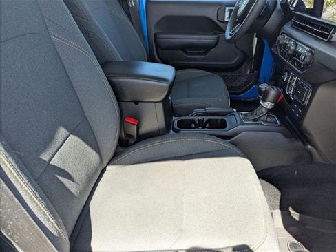 Used 2024 Jeep Wrangler Unlimited w/ Convenience Group AWD/4WD image 19
