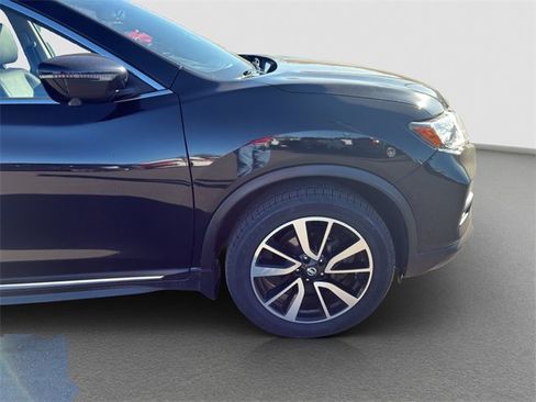 Used 2018 Nissan Rogue SL w/ Premium Package image 20