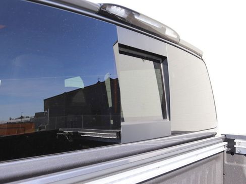 Used 2021 Nissan Titan PRO-4X w/ Pro-4x Convenience Package image 23