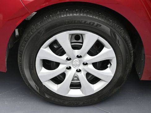 Used 2025 Toyota Corolla LE FWD image 5