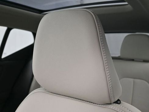 Used 2024 Volvo XC40 B5 Plus AWD/4WD image 19