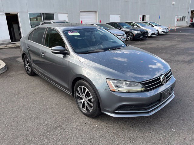 Used 2018 Volkswagen Jetta SE FWD image 1