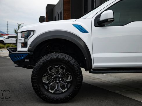 Used 2019 Ford F150 Raptor w/ Equipment Group 802A Luxury AWD/4WD image 10