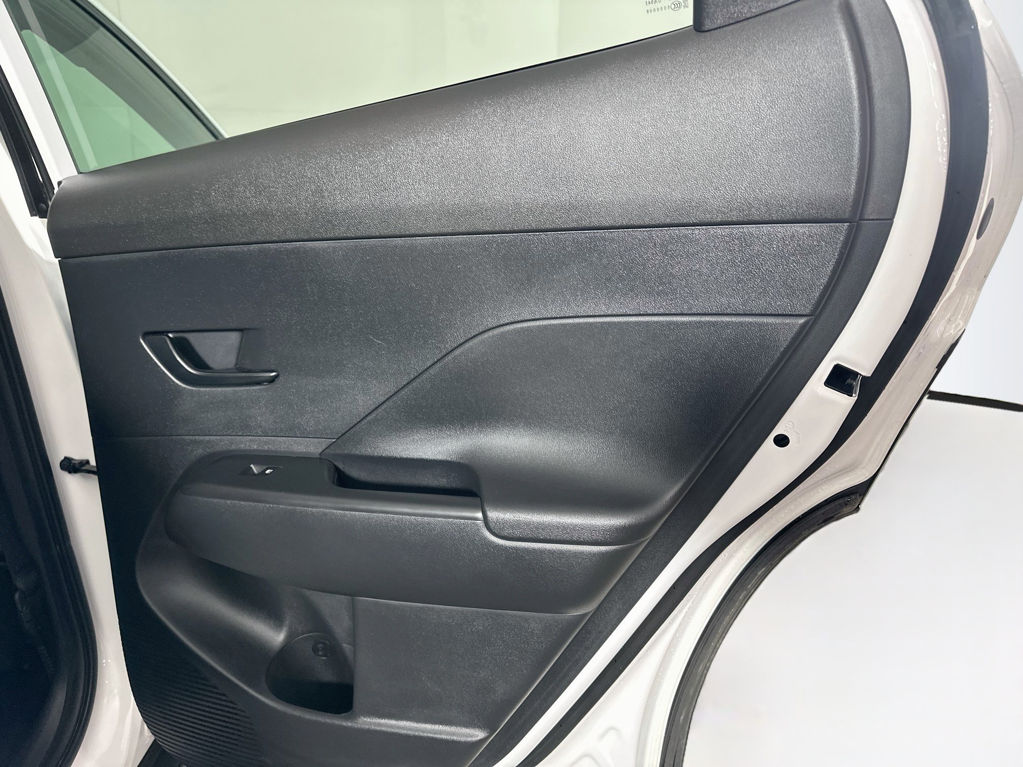 Used 2025 Hyundai Kona SEL FWD image 28