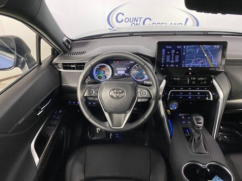 Certified 2021 Toyota Venza XLE w/ Softex Package image 17