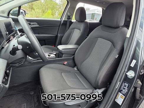 Used 2025 Kia Sportage LX FWD image 8