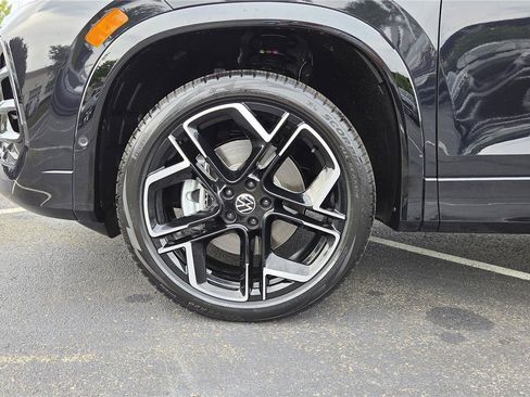 New 2026 Volkswagen Tiguan SEL R-Line AWD/4WD image 10