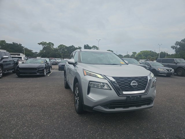 Used 2022 Nissan Rogue SV AWD/4WD image 2