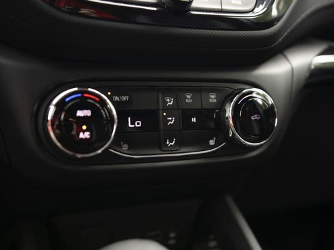 Used 2023 Chevrolet TrailBlazer LT w/ Convenience Package AWD/4WD image 9