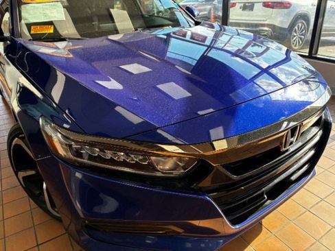 Used 2020 Honda Accord Sport image 2