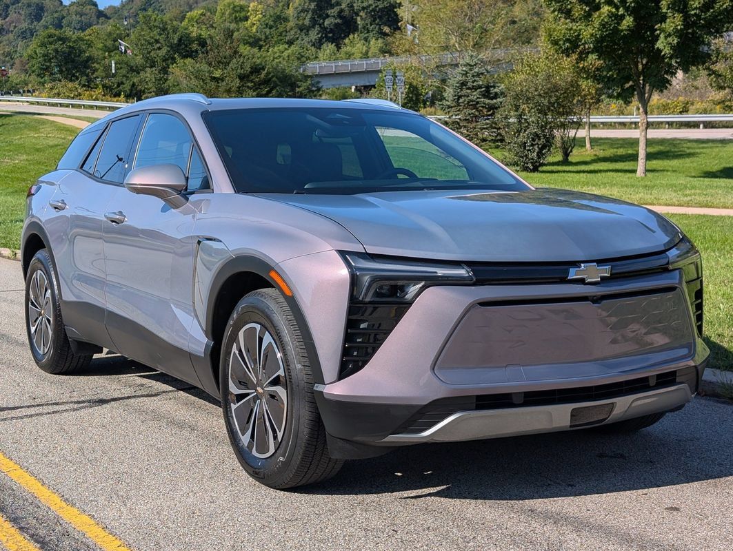 Used 2024 Chevrolet Blazer EV LT AWD/4WD image 3