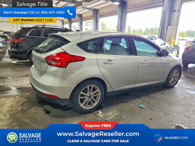 Used 2017 Ford Focus SE FWD image 4