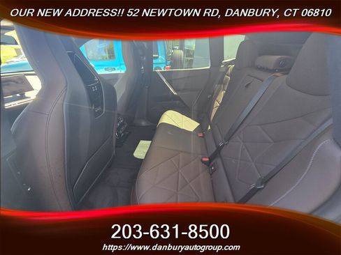 Used 2023 BMW iX xDrive50 w/ Sport Package AWD/4WD image 7