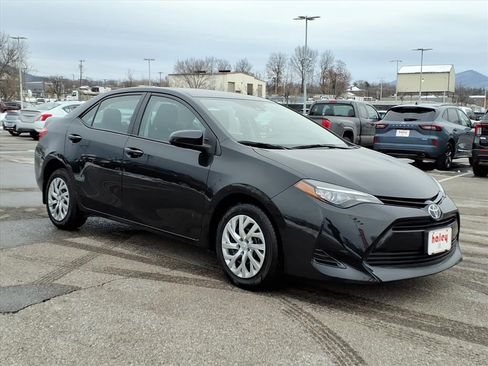 Used 2017 Toyota Corolla LE w/ Carpet Mat Package (TMS) image 2