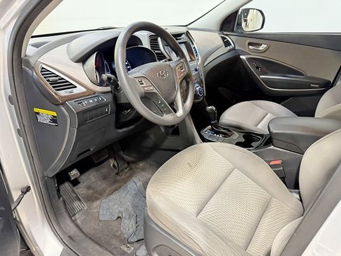 Used 2017 Hyundai Santa Fe SE image 27