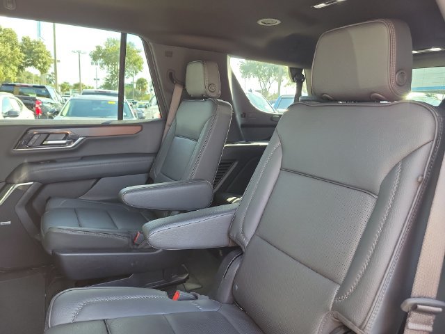 Certified 2025 GMC Yukon Denali AWD/4WD image 19