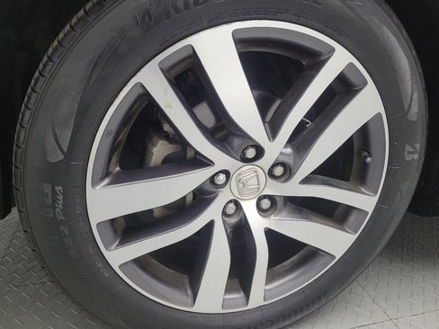 Used 2018 Honda Pilot Touring image 31
