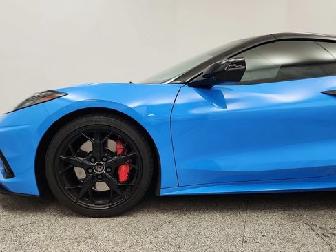 Used 2021 Chevrolet Corvette Stingray Premium Conv w/ Z51 Performance Package RWD image 12
