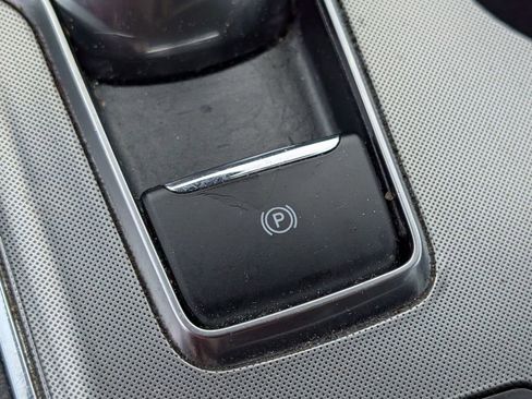 Used 2024 Ford Edge Titanium image 34