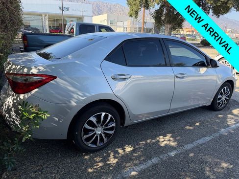 Used 2016 Toyota Corolla LE FWD image 3