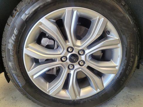 Used 2023 Ford Edge Titanium image 31