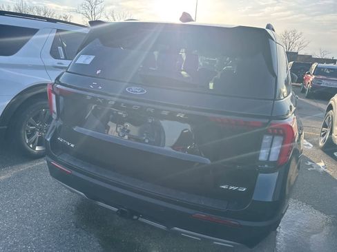 New 2026 Ford Explorer Active w/ Active Comfort Package image 13