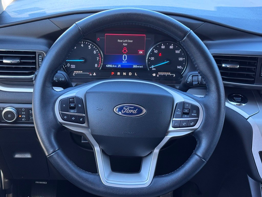 Used 2022 Ford Explorer XLT w/ Equipment Group 202A AWD/4WD image 8