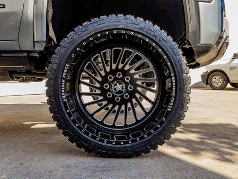 Used 2024 GMC Sierra 2500 Denali Ultimate w/ Max Trailering Package image 12