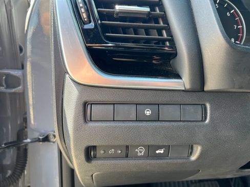Used 2023 Nissan Rogue SL FWD image 13