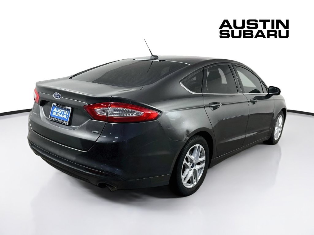 Used 2016 Ford Fusion SE FWD image 7