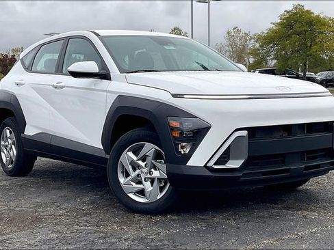 New 2026 Hyundai Kona SE image 1