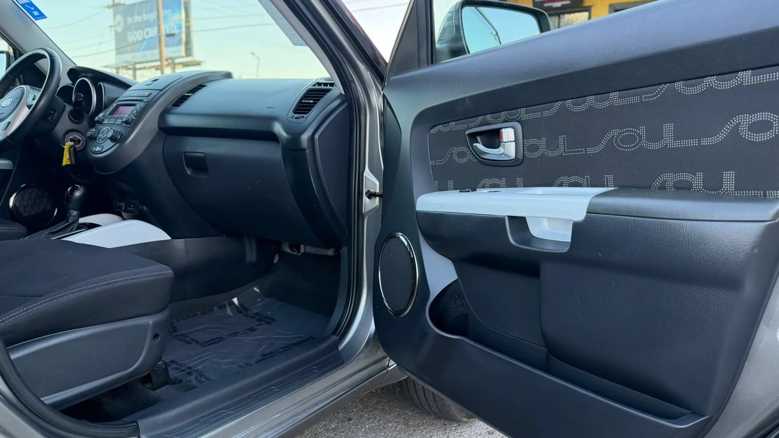 Used 2012 Kia Soul + FWD image 12