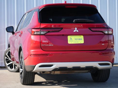 Used 2022 Mitsubishi Outlander SE image 5
