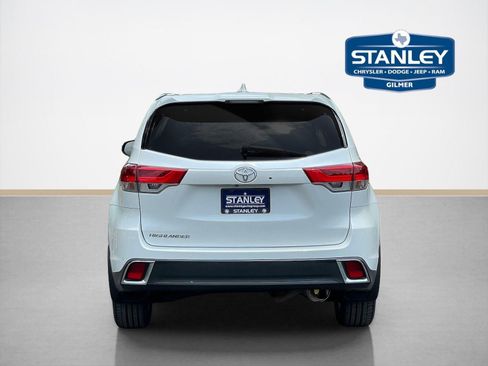 Used 2019 Toyota Highlander Limited FWD image 7