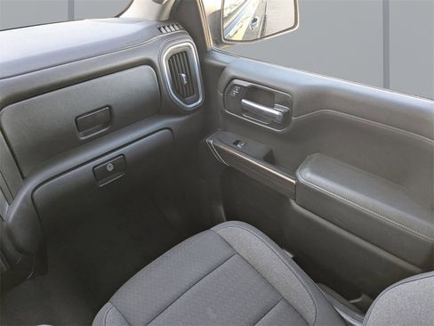 Used 2020 Chevrolet Silverado 1500 LT image 16