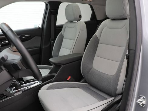 Used 2025 Chevrolet TrailBlazer LT w/ LT Cold Weather Package image 16