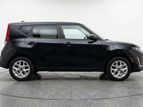 Used 2025 Kia Soul LX w/ LX Technology Package image 11