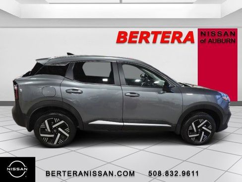 Used 2026 Nissan Kicks SV image 2