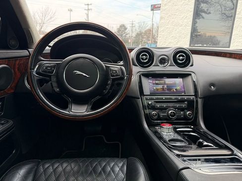 Used 2016 Jaguar XJ L Portfolio image 8