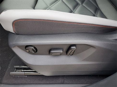 New 2026 Volkswagen Atlas Peak Edition image 19