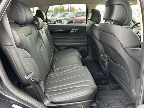 Used 2025 Genesis GV80 2.5T Standard image 12